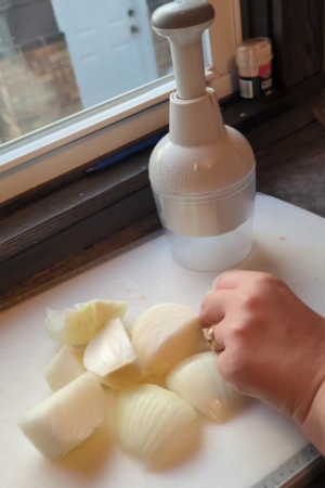 Manual Onion Chopper – Hand Press Vegetable Cutter & Garlic Mincer Tool